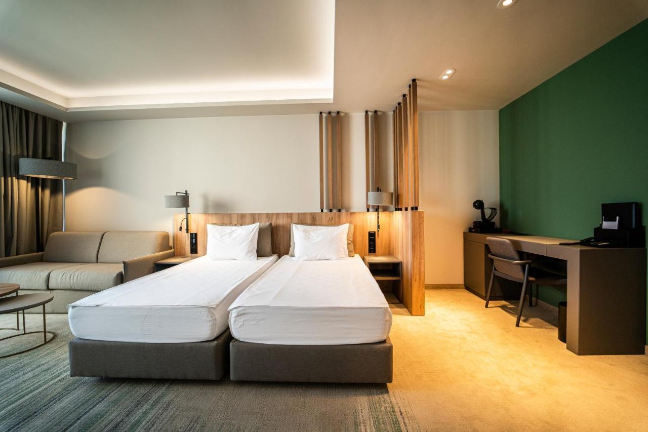 Hvd Reina Del Mar - Premium Spa Service & Free Parking Obzor Exterior photo