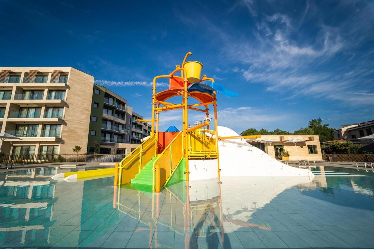 Hvd Reina Del Mar - Premium Spa Service & Free Parking Obzor Exterior photo